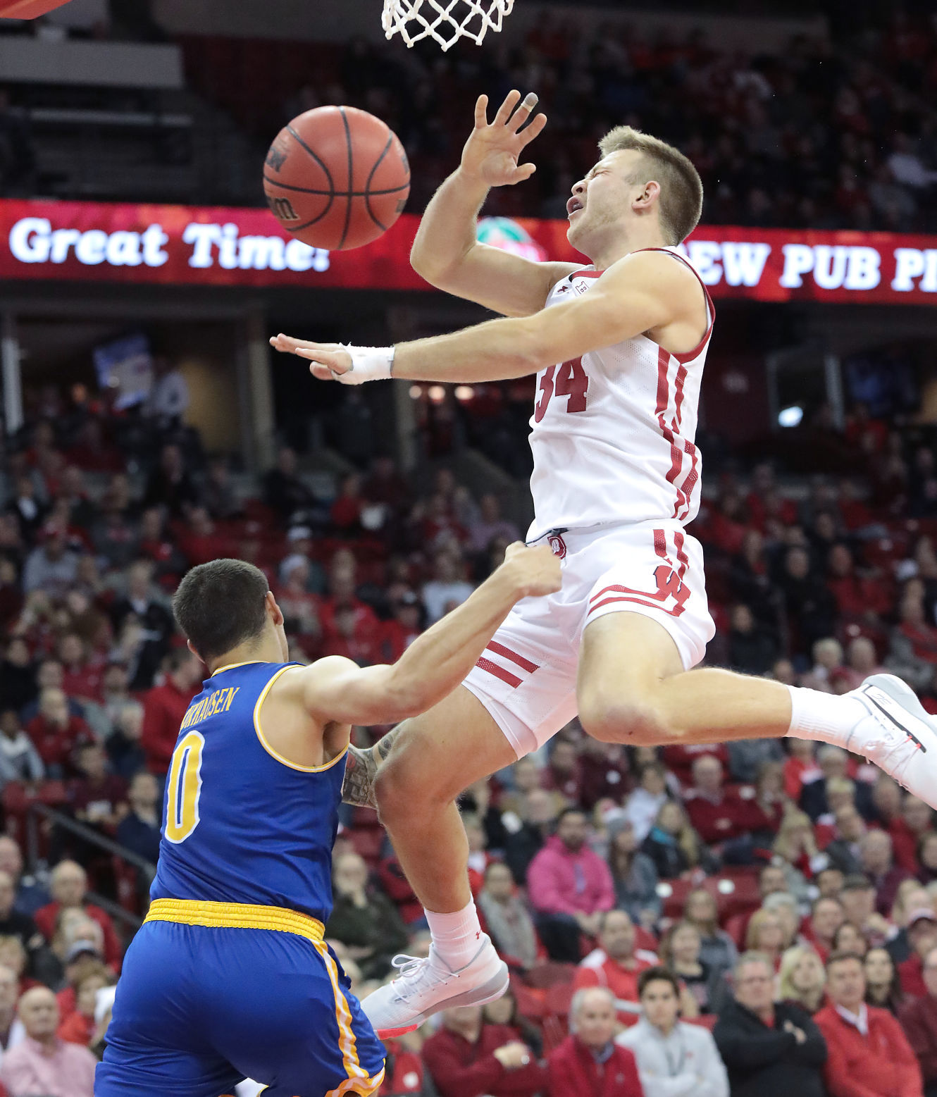 Badgers 83, Cowboys 63